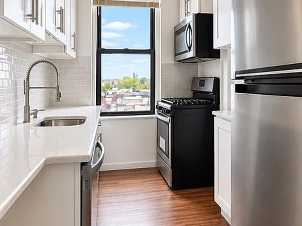 21-78 35th St #5E, Astoria, NY 11105