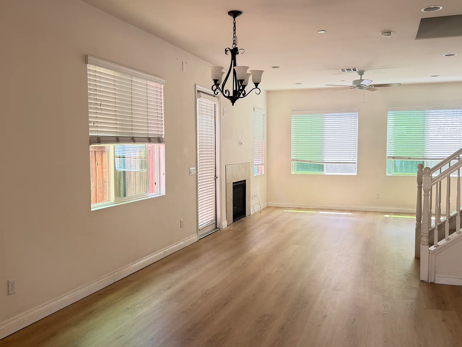 4 bed, 2.5 bath, 2047 sqft, $3,650 — Photo 4