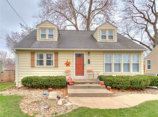 520 Valhigh Rd, West Des Moines, IA 50265