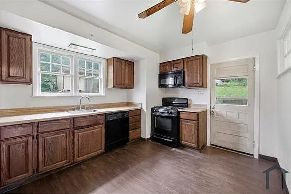 3 bed, 1333 sqft, $1,780 — Photo 2