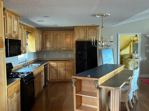 3rd image of 235 Marion Peak Ln