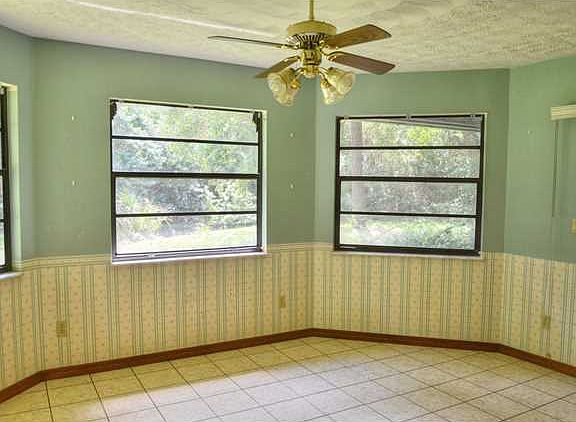 5th image of 3520 NE M Cari Ln