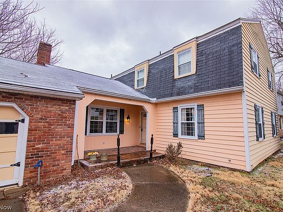 3rd image of 32 Ashwood Pl