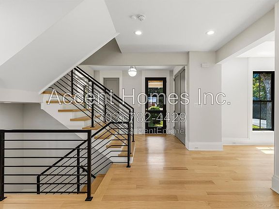 3rd image of 1700 N Quebec St