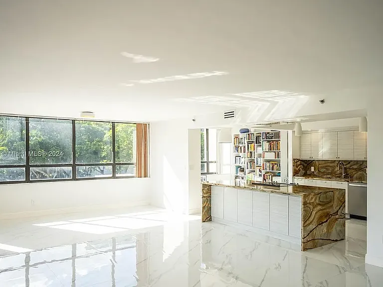 11111 Biscayne Blvd #1D — Photo 2