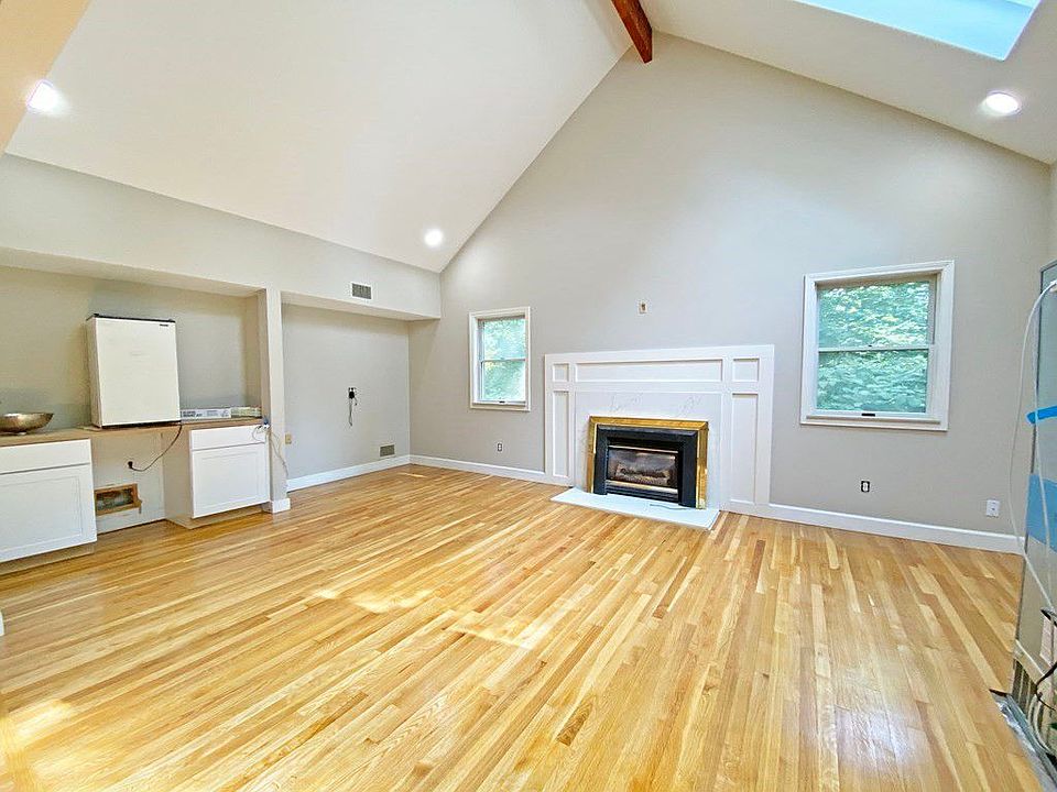 28 Lantern Ln, Wellesley, MA 02481 Zillow