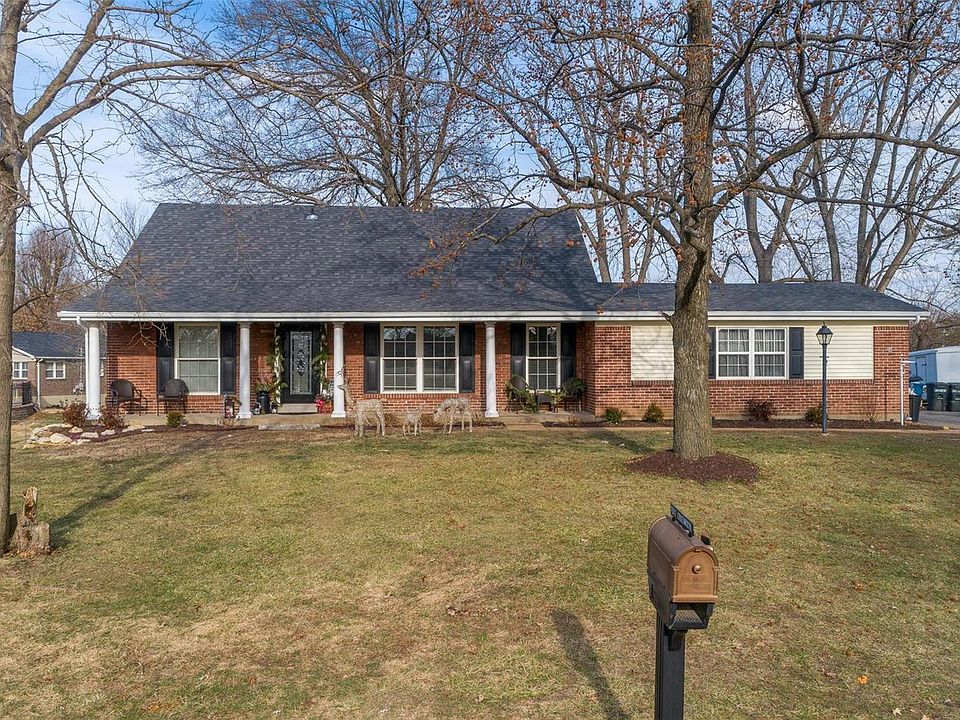 1st image of 9807 Chatsworth Dr