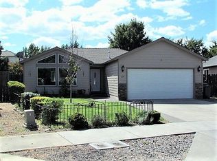 22 Scholarship Way, Medford, OR