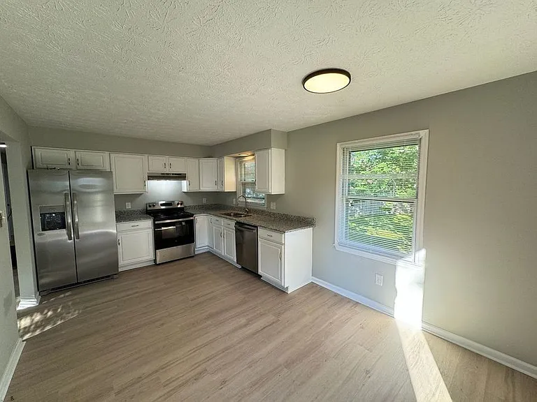 105 Astor Pl — Photo 14
