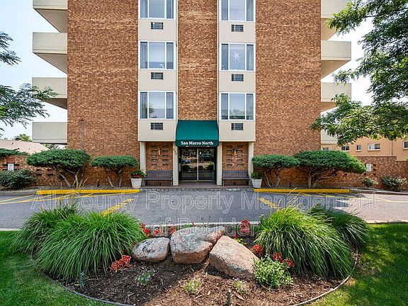3rd image of 850 20th St APT 706