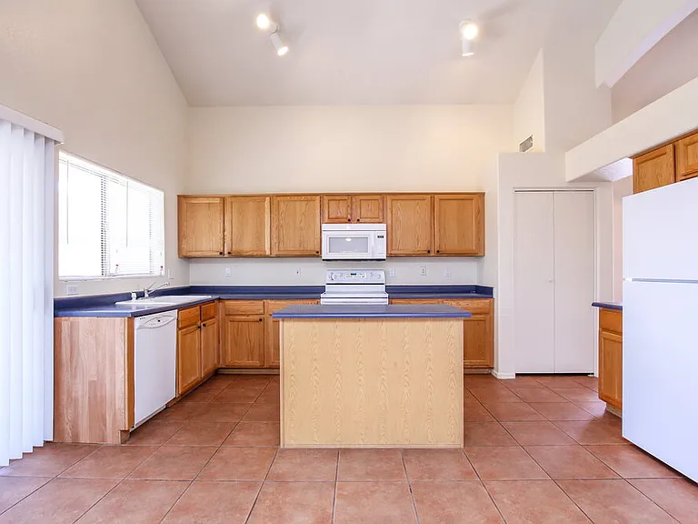 14711 W Ely Dr — Photo 3