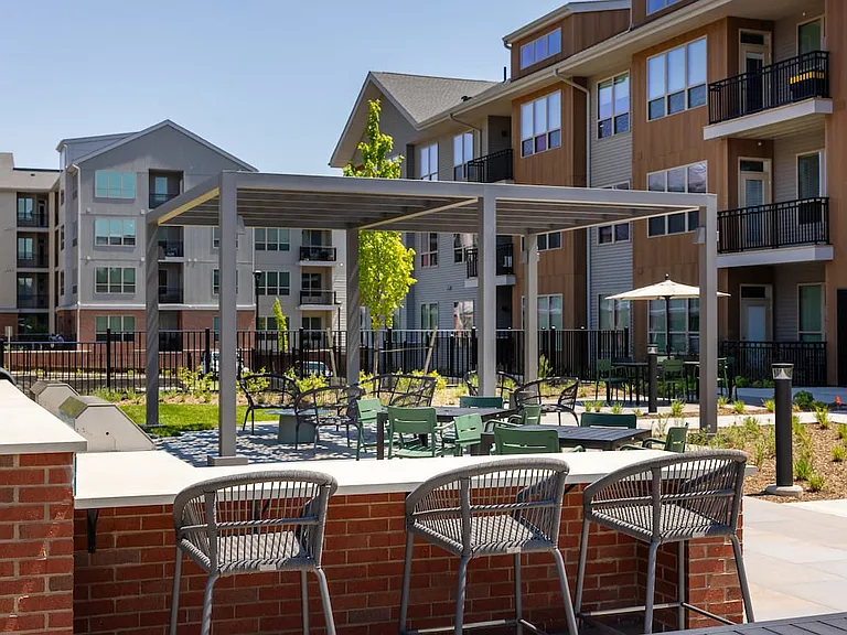 Enjoy six community courtyards with green space, grilling areas, and seating