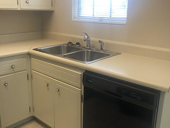 3rd image of 1406 Hays St Suite 4