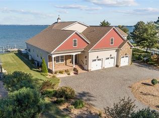 586 Eubank Landing Rd, Topping, VA 23169