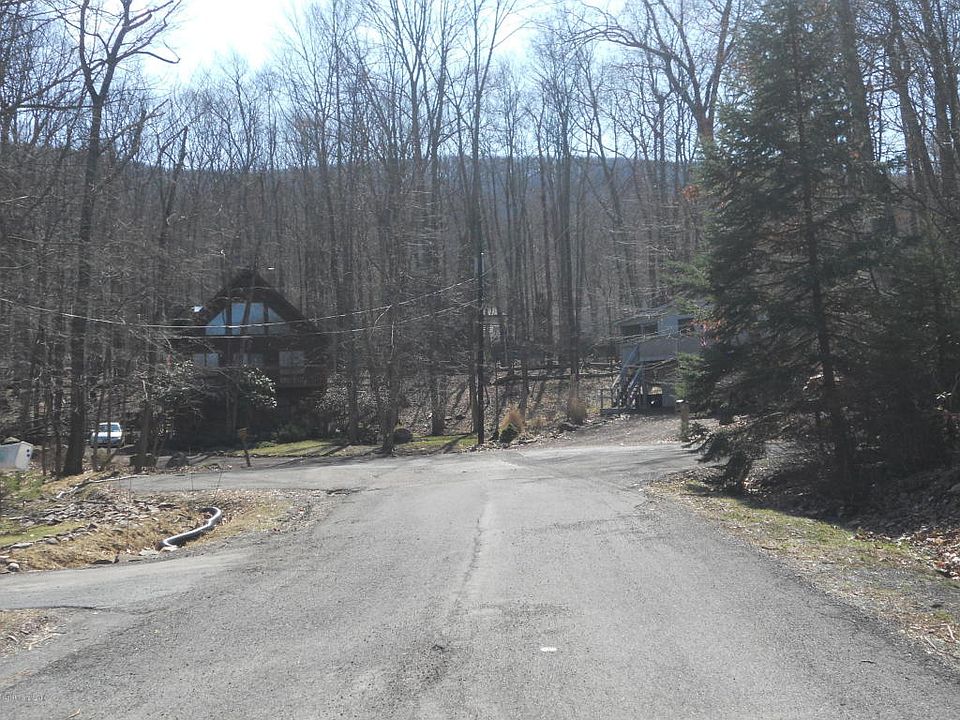 2nd image of 201 Shingle Mill Cir