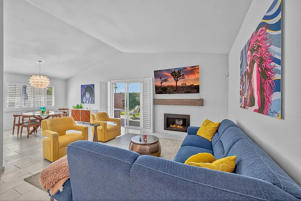 2 bed, 2.0 bath, 1441 sqft, $4,900 — Photo 3
