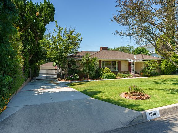 3rd image of 1818 E Mendocino St