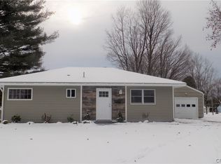 17 Pinecrest Rd, New Hartford, NY 13413