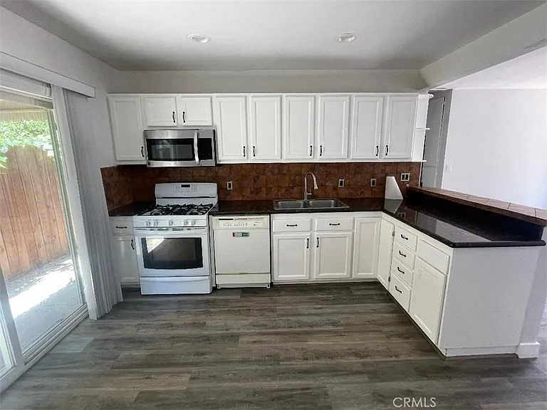 4973 Topanga Canyon Blvd #4973 — Photo 2