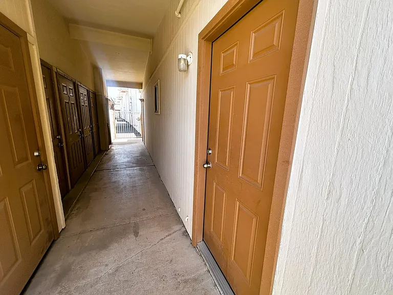 4846 N Woodmere Fairway #3 — Photo 14
