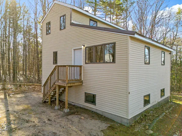 6 Lookout Lane, Raymond, ME 04071