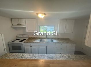 21 Grand St, Marlboro, NY 12542