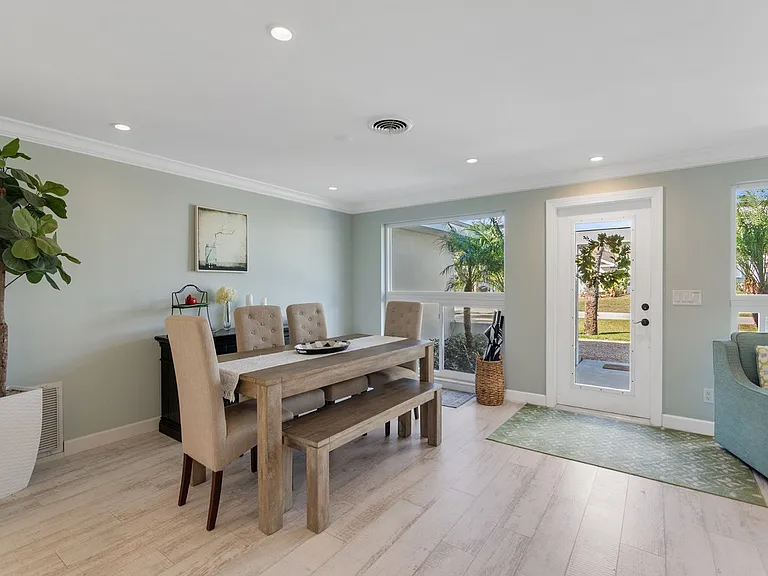 610 Honeysuckle Ln — Photo 6