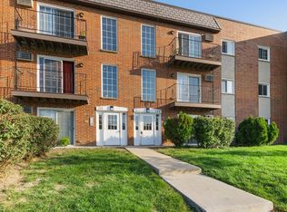 109 W Elk Trl APT 208, Carol Stream, IL 60188