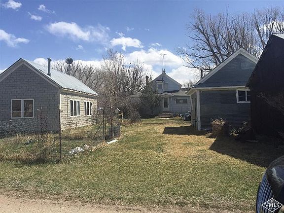 2nd image of 409 Brooks Ln