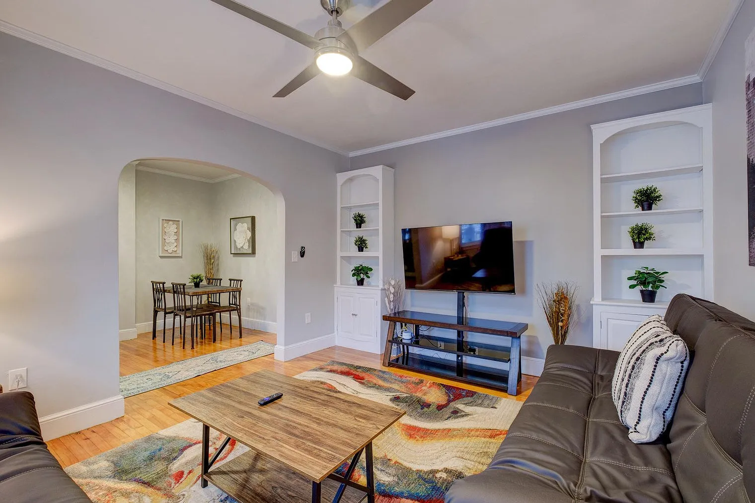 2 bed, 1.0 bath, 1097 sqft, $2,763 — Photo 2