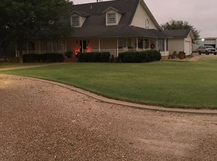 5921 Kansas Rd, Levelland, TX 79336