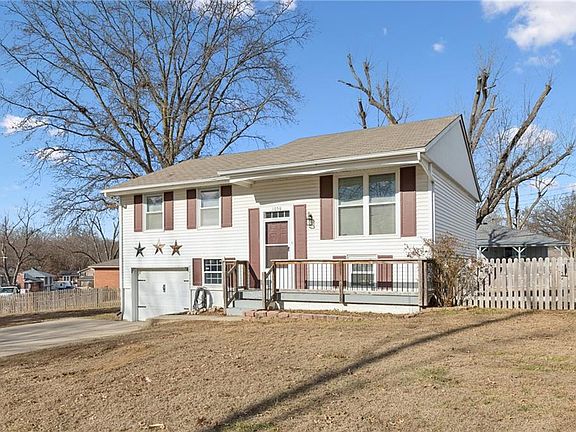 4th image of 1056 Highland Dr