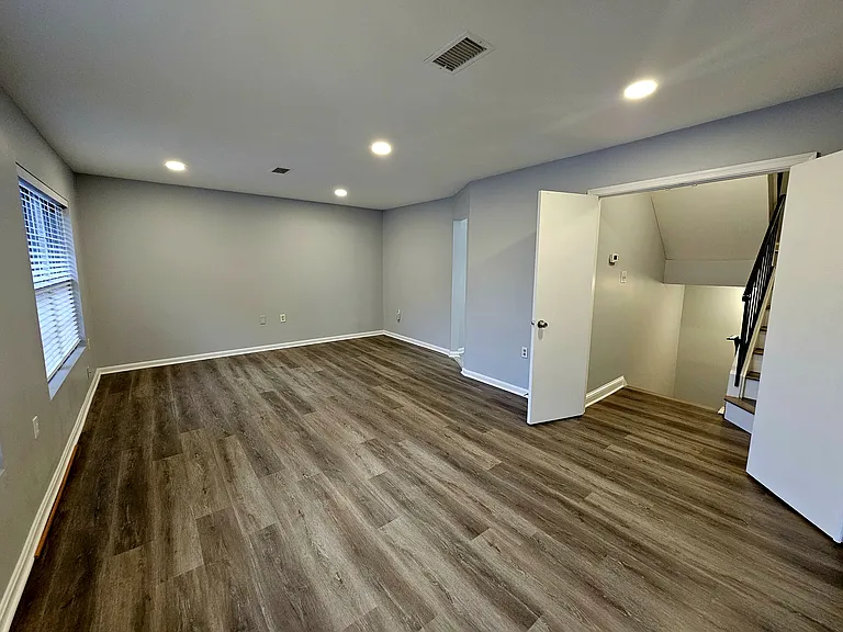 12167 Old Salem Ct — Photo 16