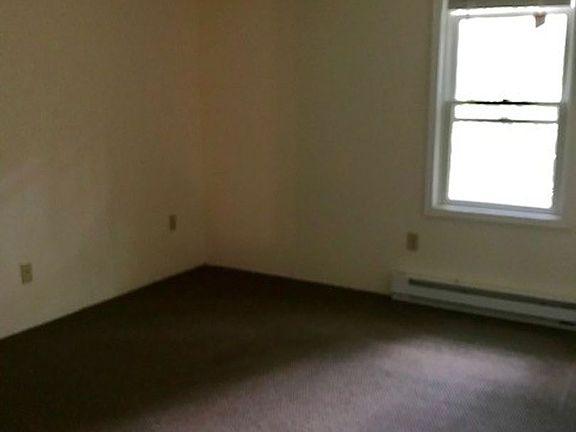 3rd image of 2J Salmon St #35