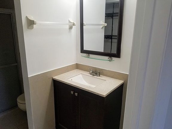 4th image of 6943 SW 40th St #11-R