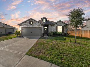 503 Turtle Dove Dr, Sealy, TX 77474