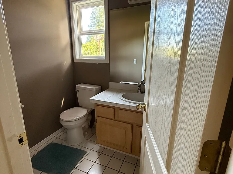 17336 Military Rd S — Photo 10