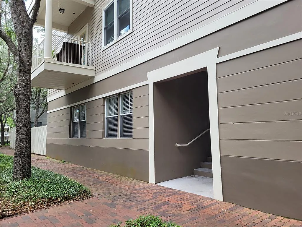 2 bed, 2.0 bath, 1088 sqft, $1,895 — Photo 3