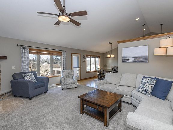 4th image of S97W13801 Stonebridge WAY