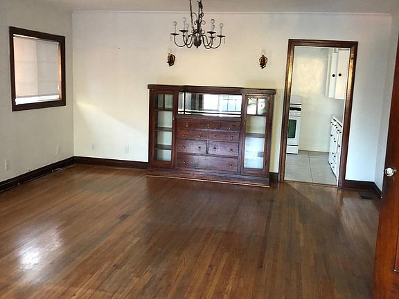 L/R dinning area