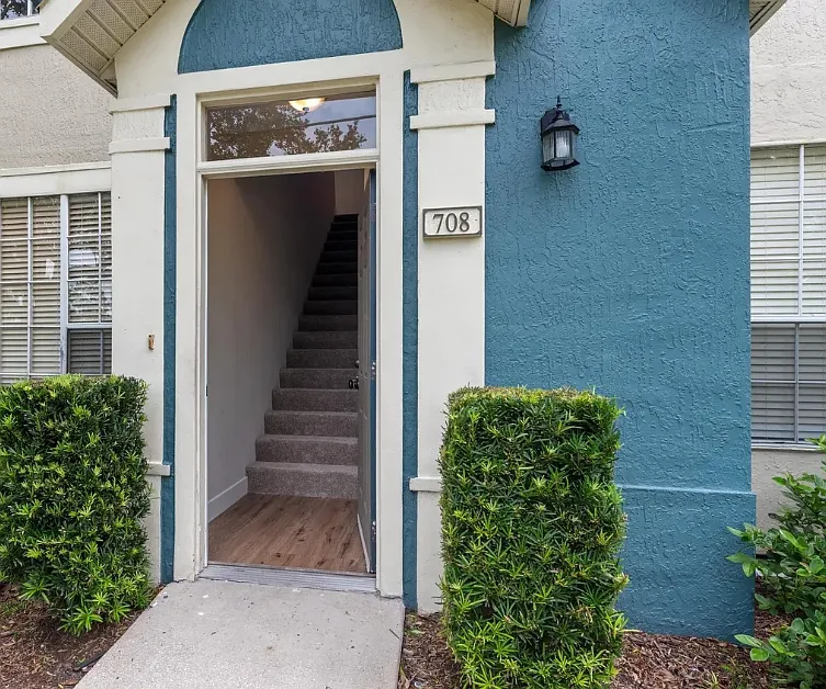 2 bed, 1229 sqft, $2,100 — Photo 2