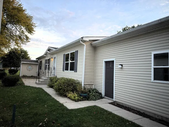 373 Elder Ln, Belvidere, IL 61008