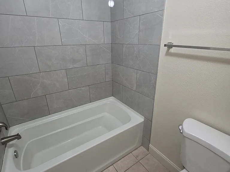200 W Turner Rd #1 — Photo 12