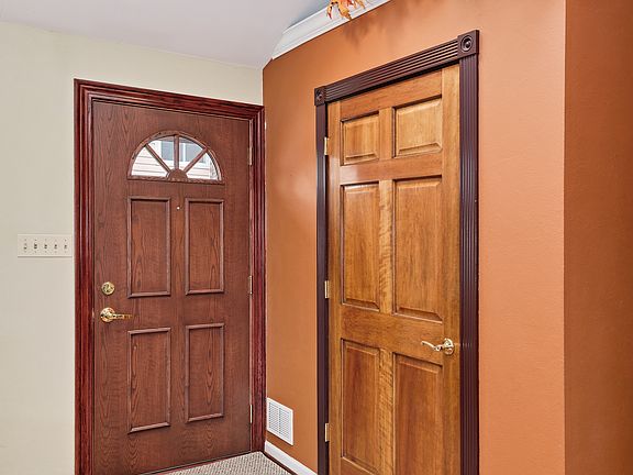 3rd image of 4204 Goss Ave