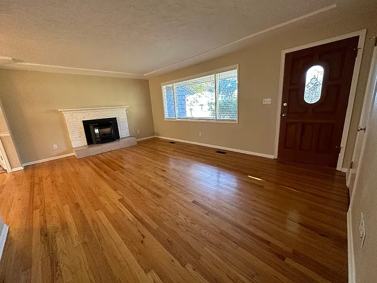 5603 SE Harlene St — Photo 10