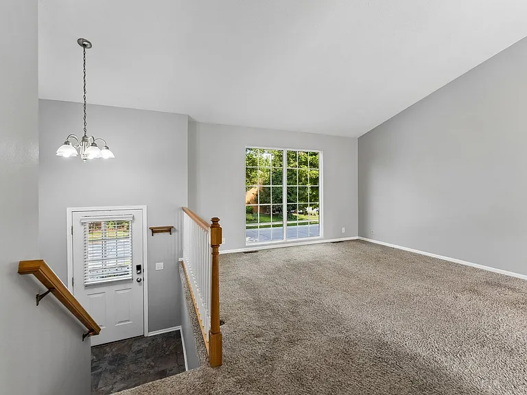 4027 N 172nd Ave — Photo 3