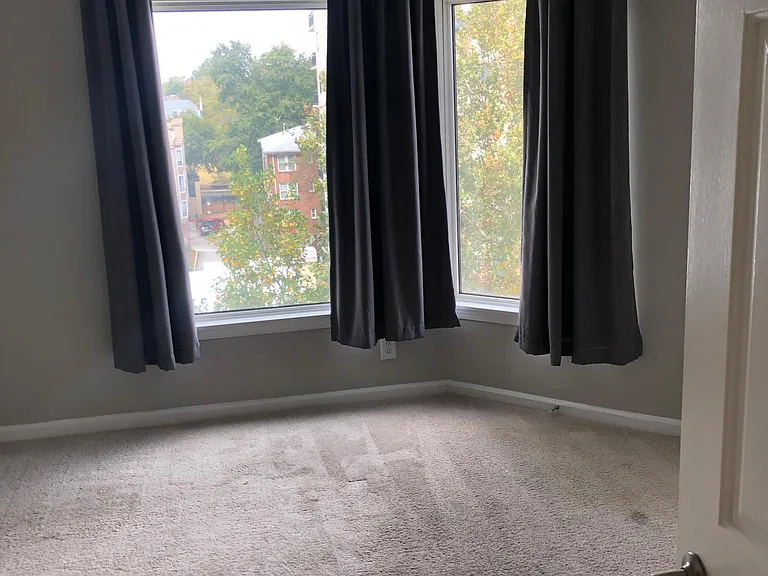 275 13th St NE #606 — Photo 16