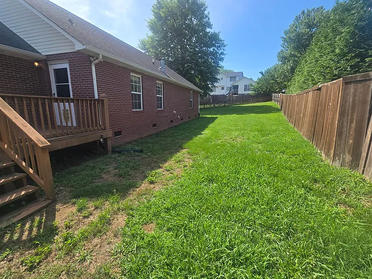 1607 Manheim Cir — Photo 12
