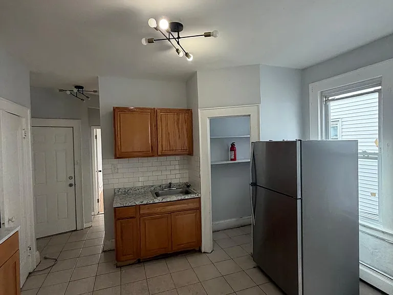 303 Hobson St #2RR — Photo 4