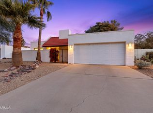 530 E Calavar Rd, Phoenix, AZ 85022